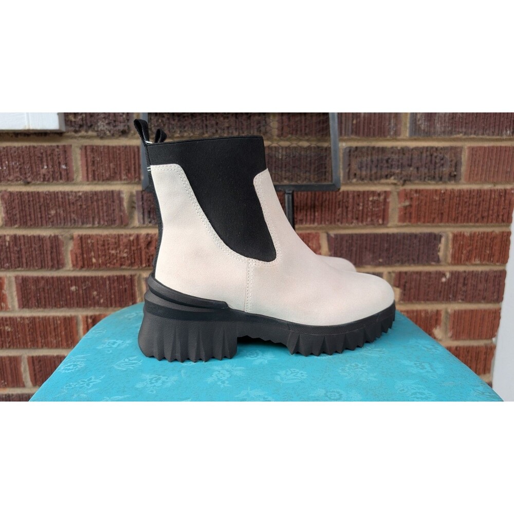 Nurture Rebalance Suede Platform Chelsea Boots-Off-White w/Lug Soles-Sz 7.5 NWOB